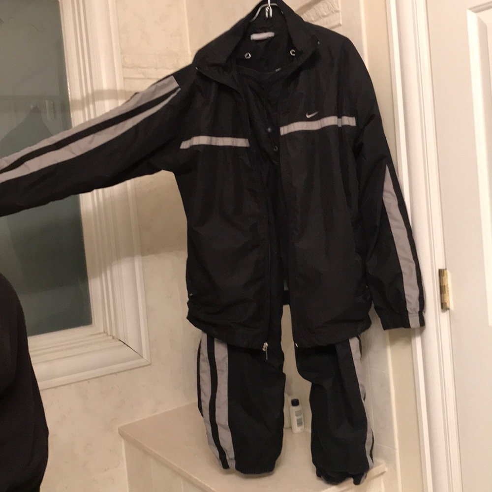 Men’s Nike workout jacket and pant set